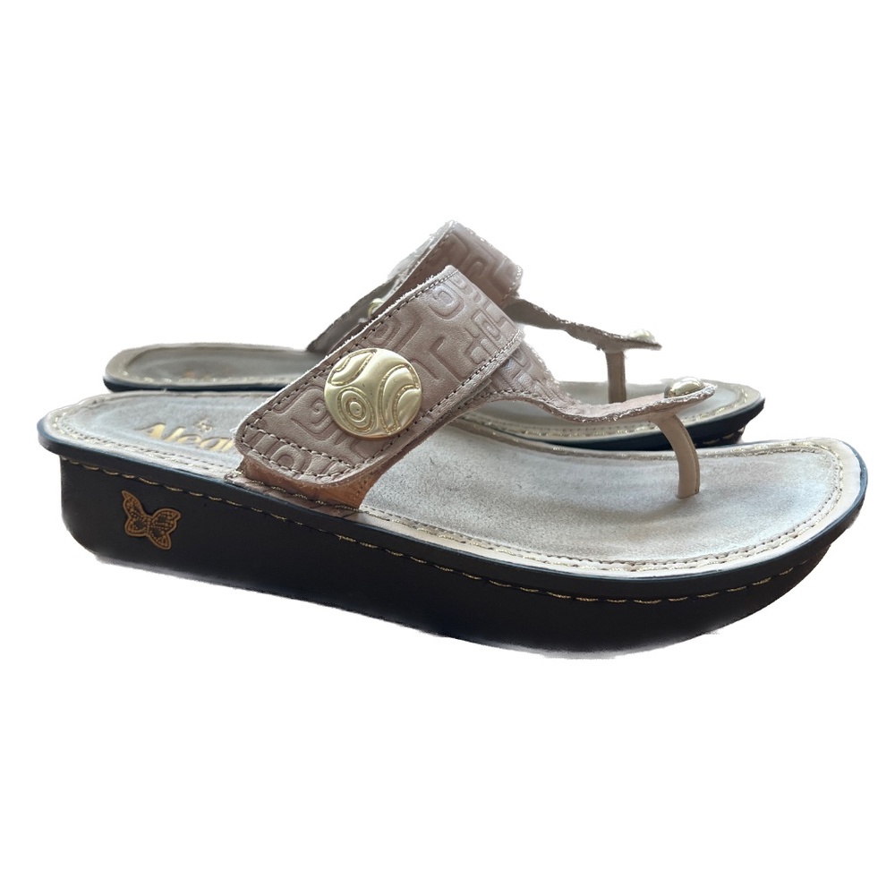 ALEGRIA Carina Sandals Tan Gold Casual Thong Flip Flop Size 39 Hieroglphics